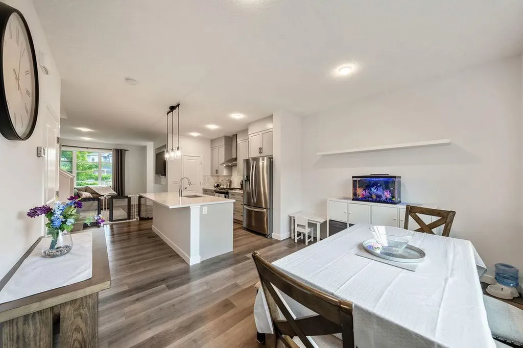 163 Highview Gate SE Airdrie AB T4A 3L6