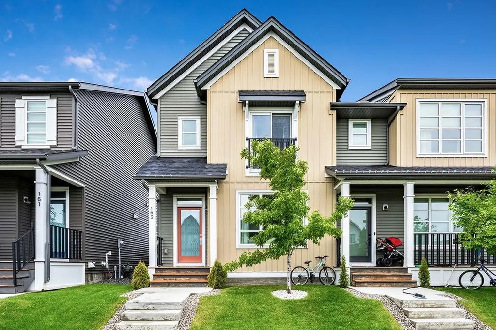 163 Highview Gate SE Airdrie AB T4A 3L6