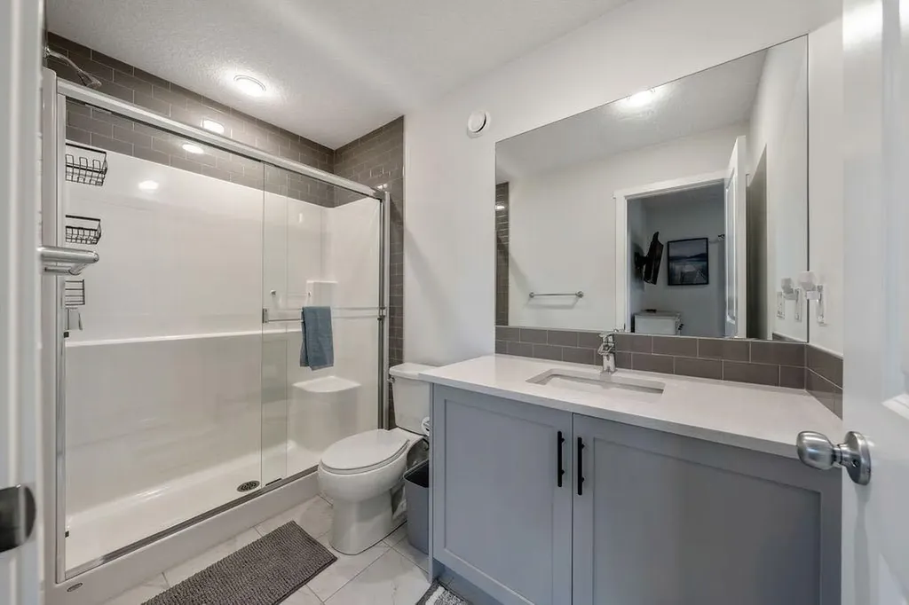 163 Highview Gate SE Airdrie AB T4A 3L6