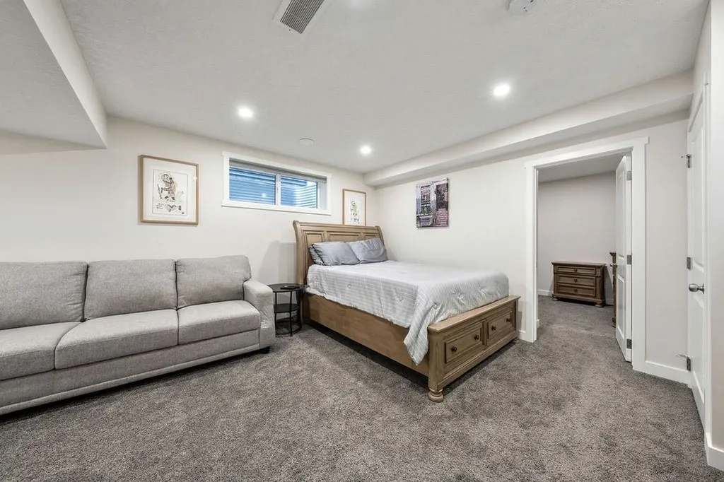 163 Highview Gate SE Airdrie AB T4A 3L6