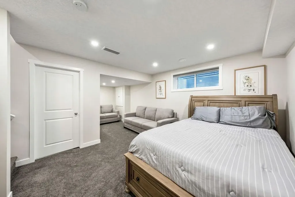 163 Highview Gate SE Airdrie AB T4A 3L6