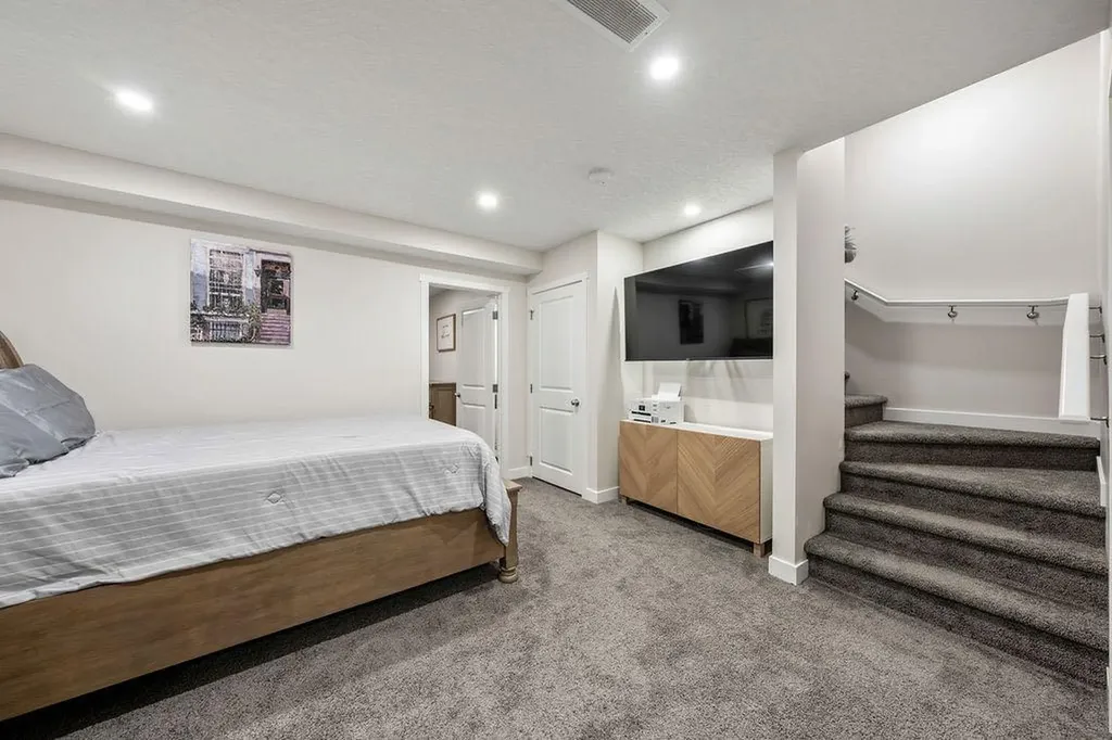 163 Highview Gate SE Airdrie AB T4A 3L6