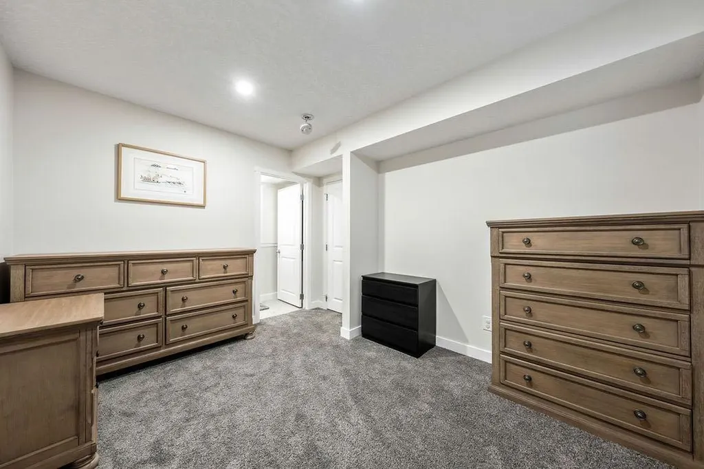 163 Highview Gate SE Airdrie AB T4A 3L6