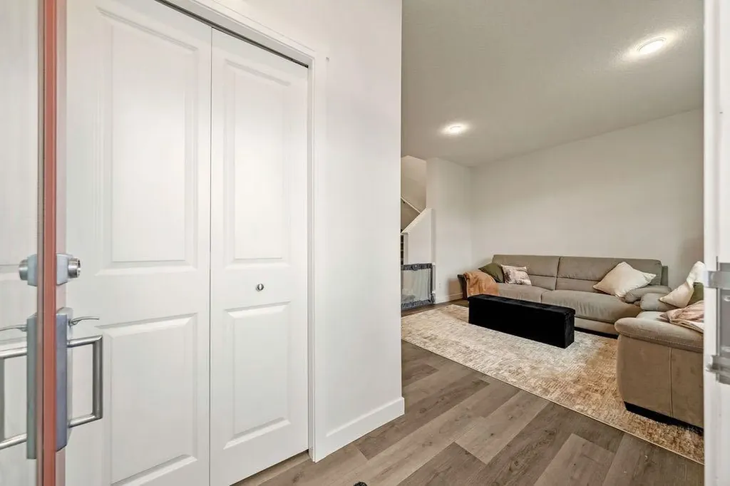 163 Highview Gate SE Airdrie AB T4A 3L6