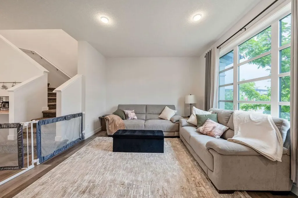 163 Highview Gate SE Airdrie AB T4A 3L6