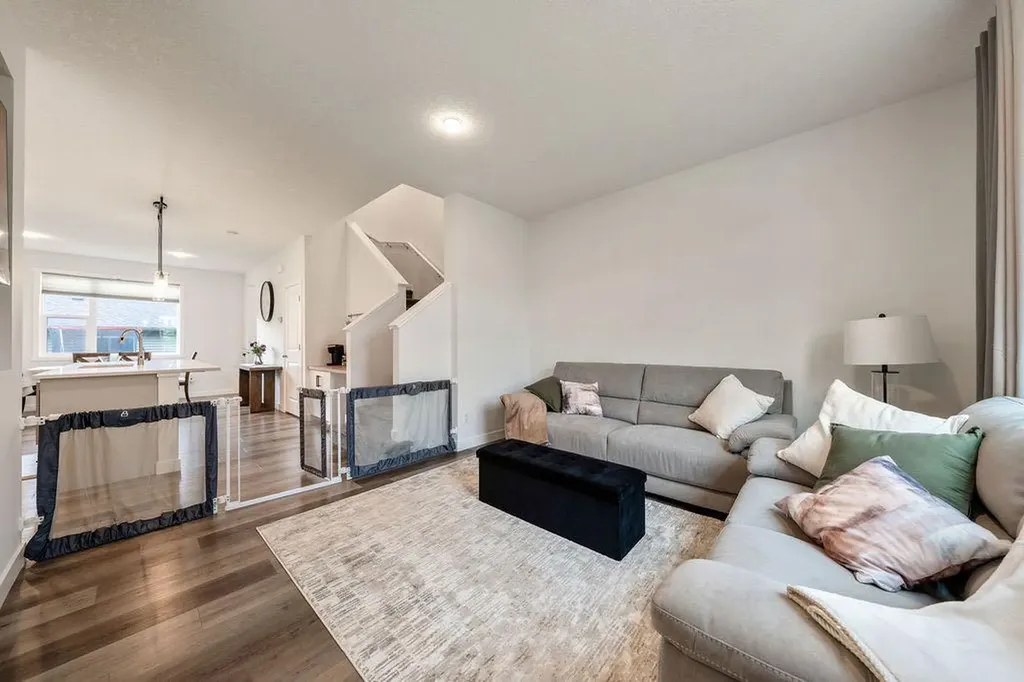163 Highview Gate SE Airdrie AB T4A 3L6
