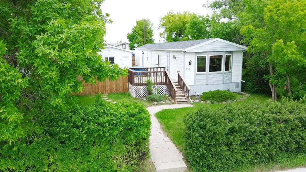 210 1st Avenue W Delia AB T0J 0W0