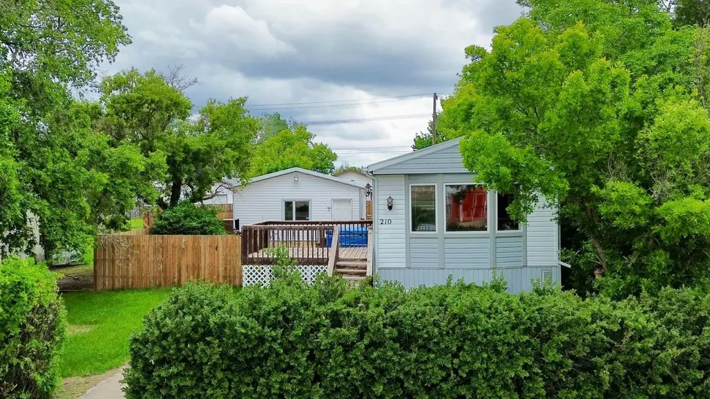210 1st Avenue W Delia AB T0J 0W0
