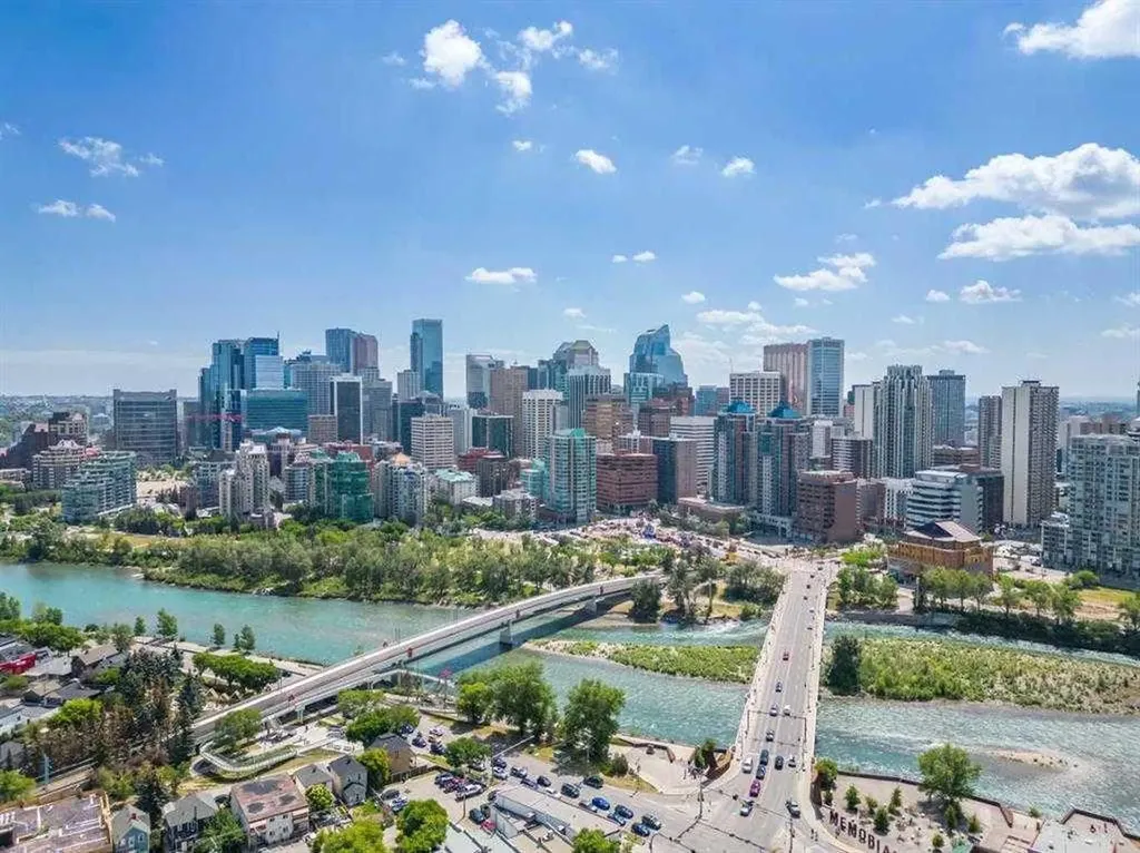 17 13 Street NW Calgary AB T2N1Z1
