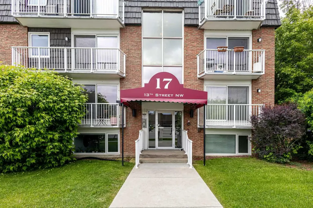 17 13 Street NW Calgary AB T2N1Z1