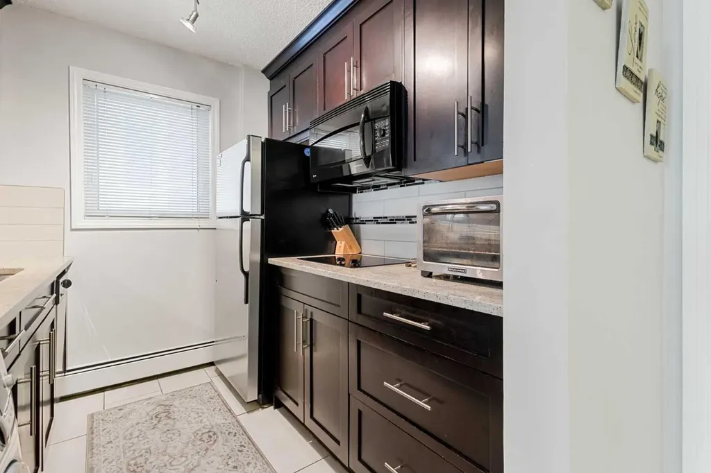 17 13 Street NW Calgary AB T2N1Z1