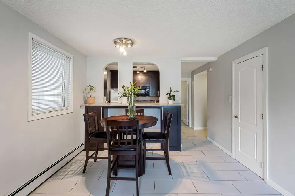 17 13 Street NW Calgary AB T2N1Z1