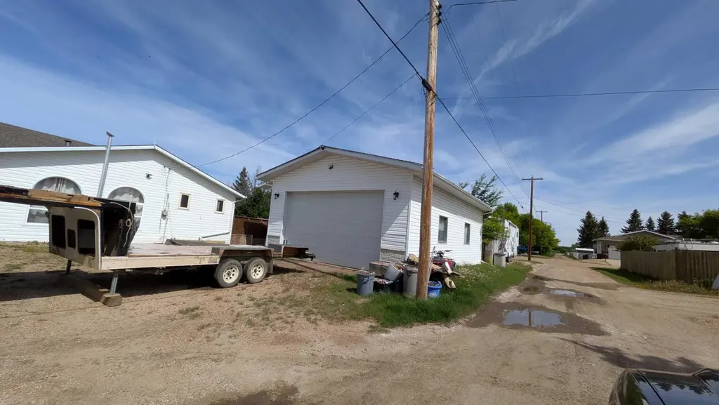 110 Niblock Street Bawlf AB T0B 0C3