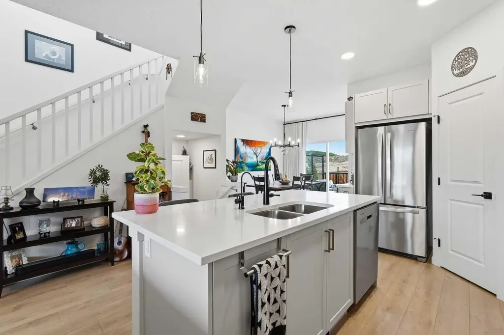 66 Fireside Street Cochrane AB T4C 3C9