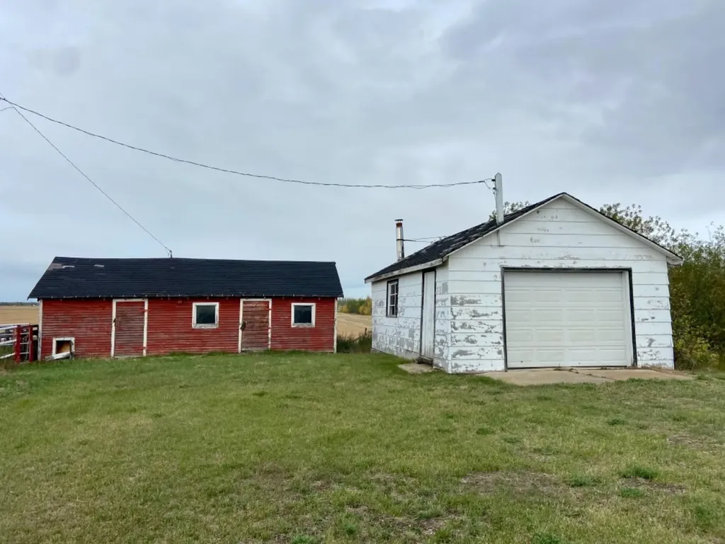 824058 729 Highway Rural Clear Hills County AB T0H 2A0