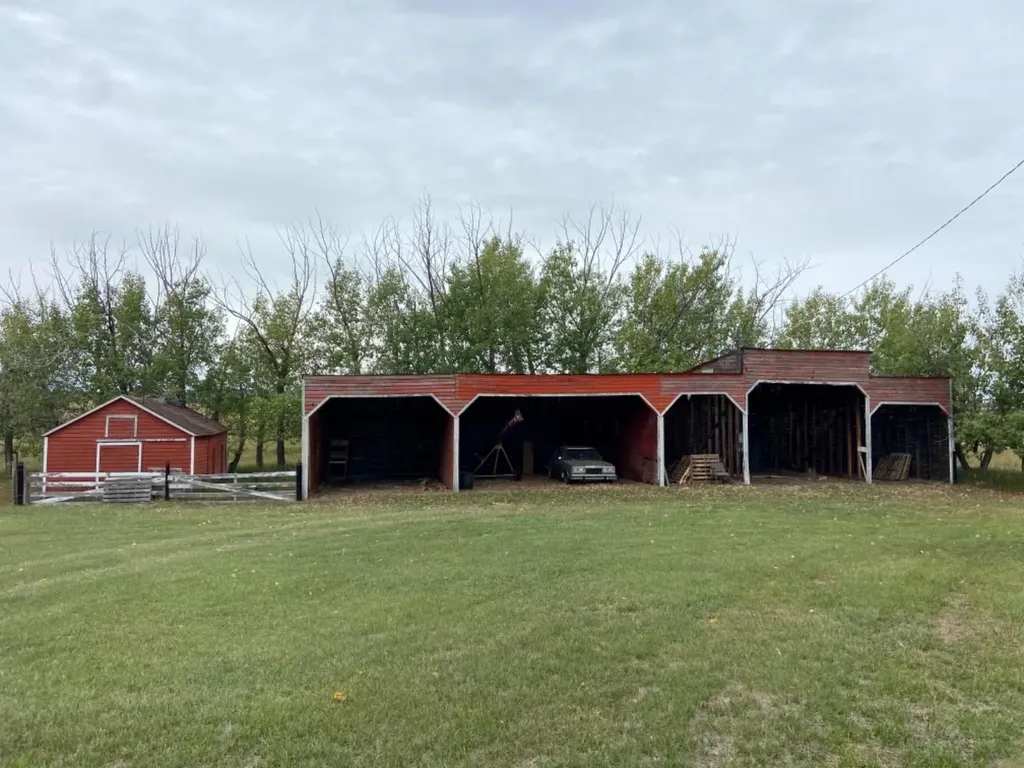 824058 729 Highway Rural Clear Hills County AB T0H 2A0
