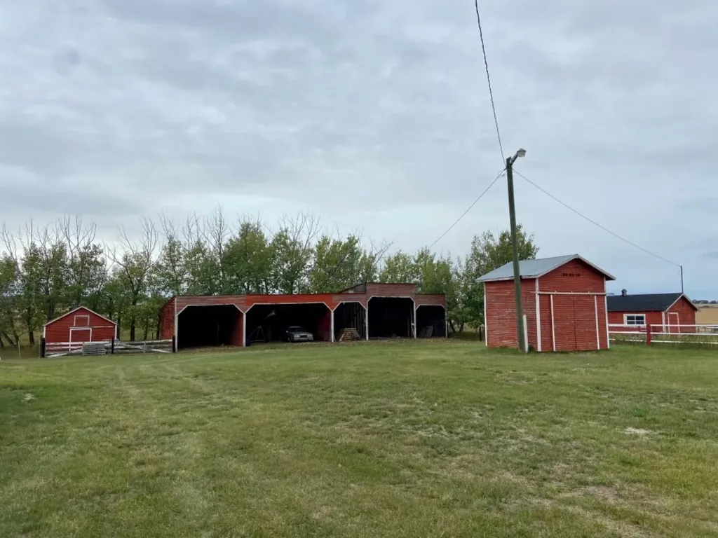 824058 729 Highway Rural Clear Hills County AB T0H 2A0