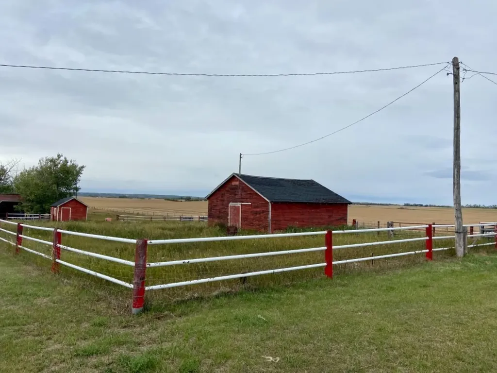 824058 729 Highway Rural Clear Hills County AB T0H 2A0