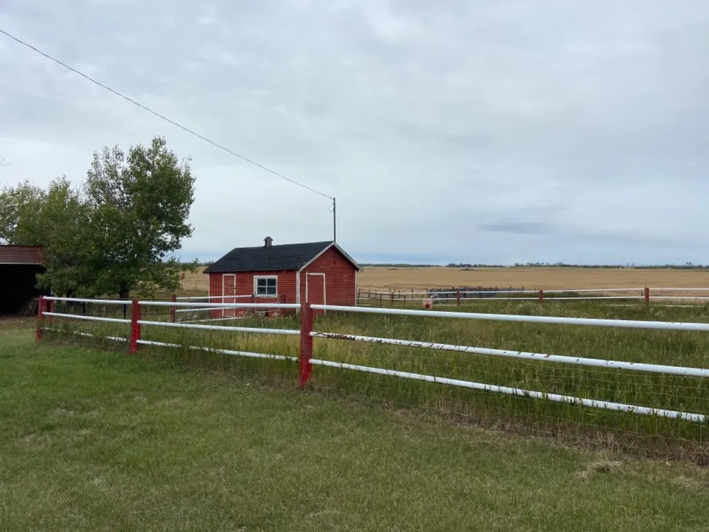 824058 729 Highway Rural Clear Hills County AB T0H 2A0