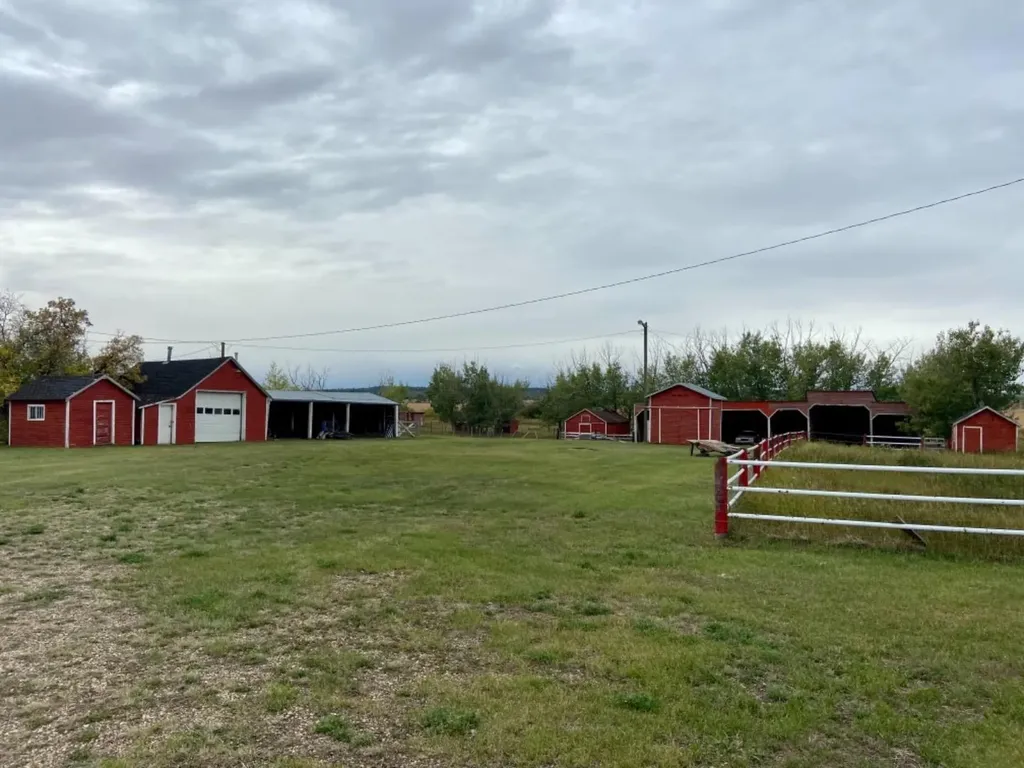 824058 729 Highway Rural Clear Hills County AB T0H 2A0