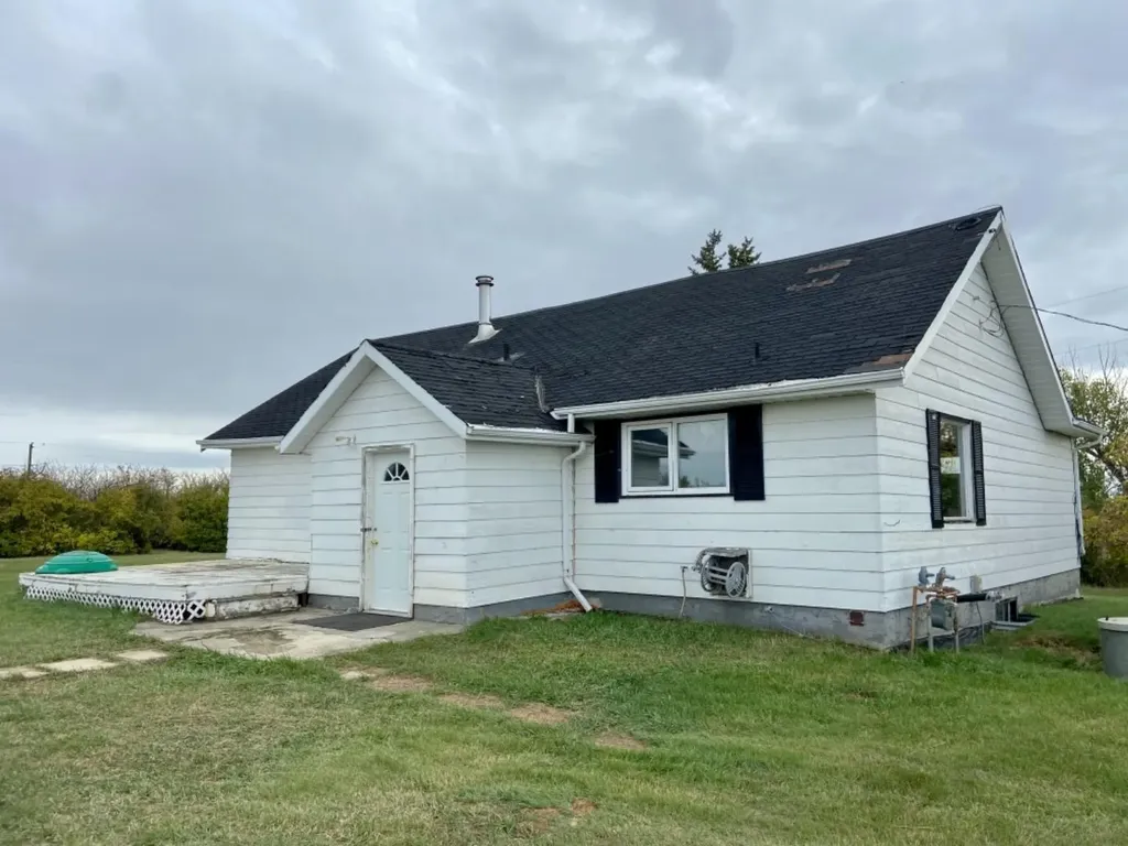 824058 729 Highway Rural Clear Hills County AB T0H 2A0