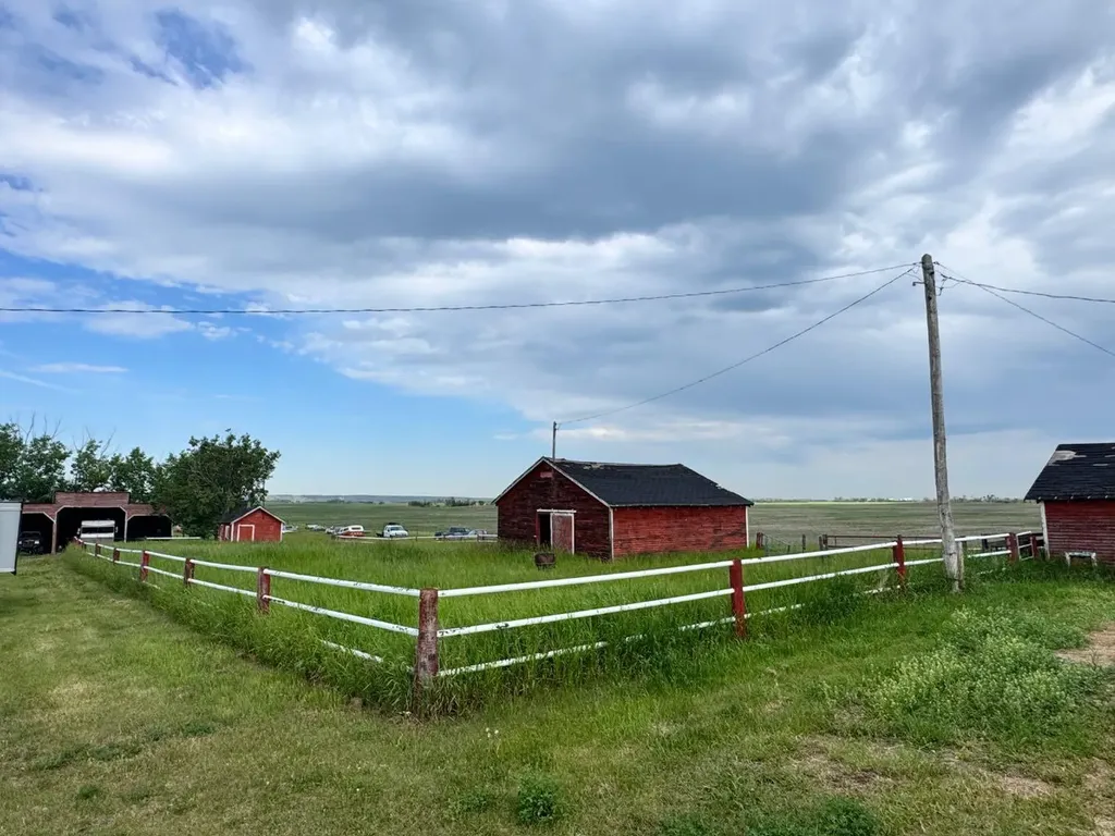 824058 729 Highway Rural Clear Hills County AB T0H 2A0
