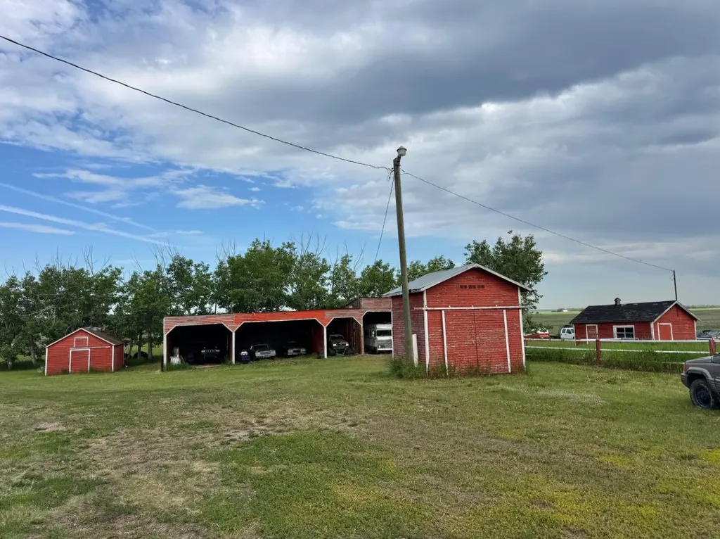 824058 729 Highway Rural Clear Hills County AB T0H 2A0