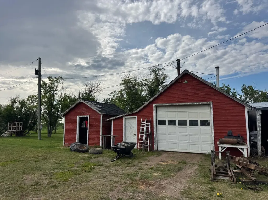824058 729 Highway Rural Clear Hills County AB T0H 2A0