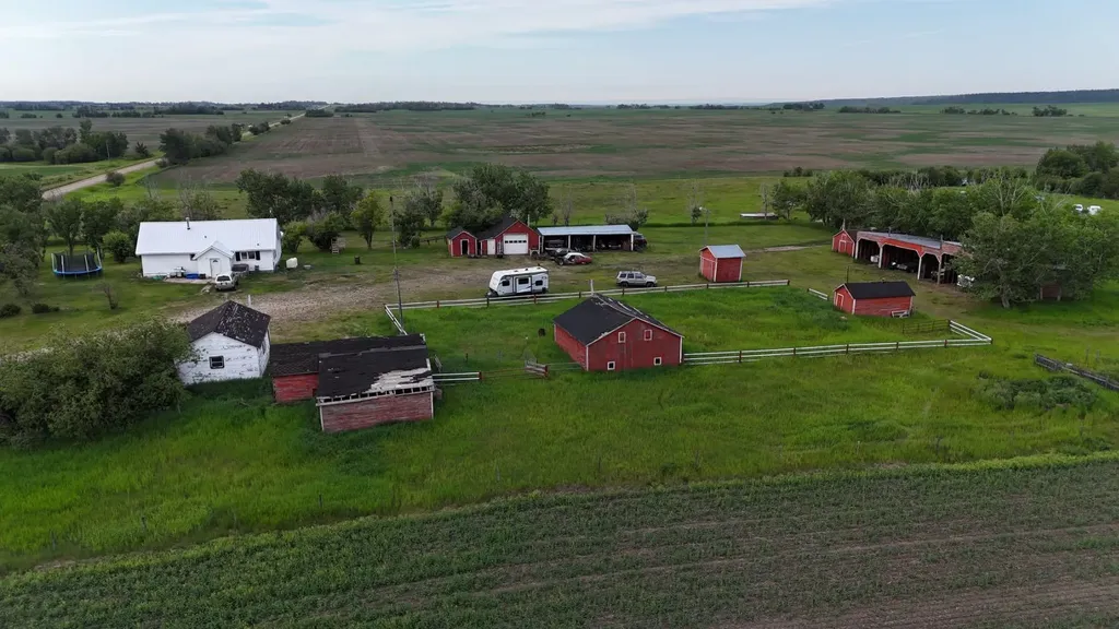 824058 729 Highway Rural Clear Hills County AB T0H 2A0