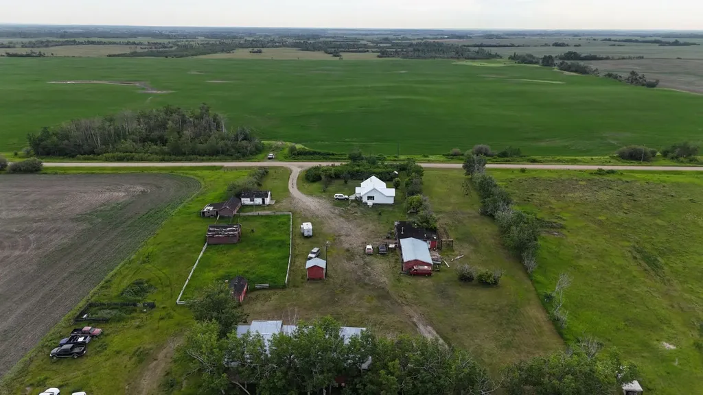 824058 729 Highway Rural Clear Hills County AB T0H 2A0