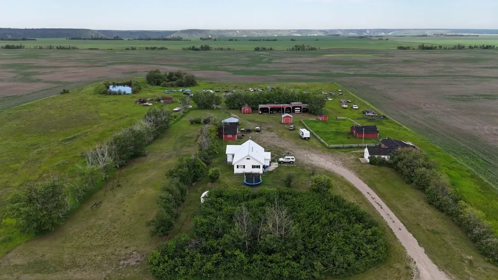 824058 729 Highway Rural Clear Hills County AB T0H 2A0