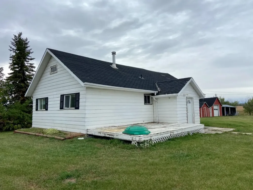 824058 729 Highway Rural Clear Hills County AB T0H 2A0