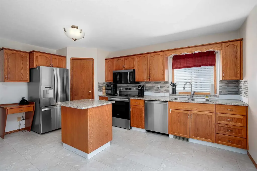 55 Edgewood Drive Camrose AB T4V 4Z3