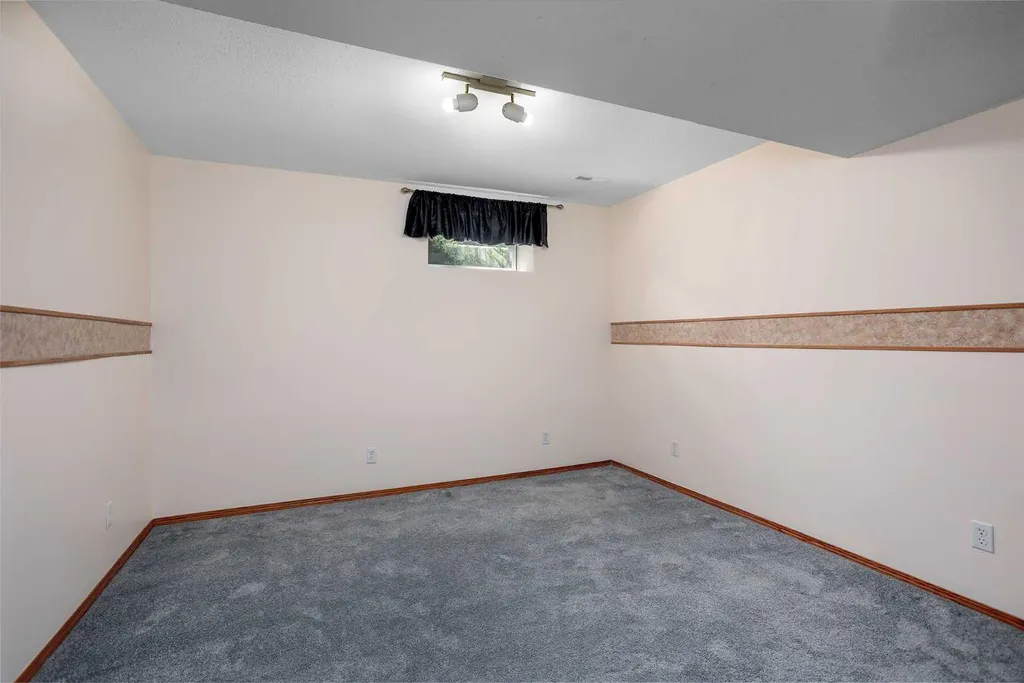 55 Edgewood Drive Camrose AB T4V 4Z3