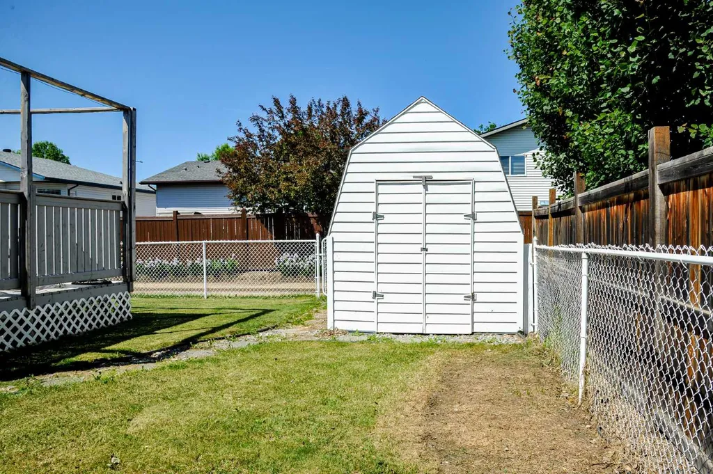 55 Edgewood Drive Camrose AB T4V 4Z3
