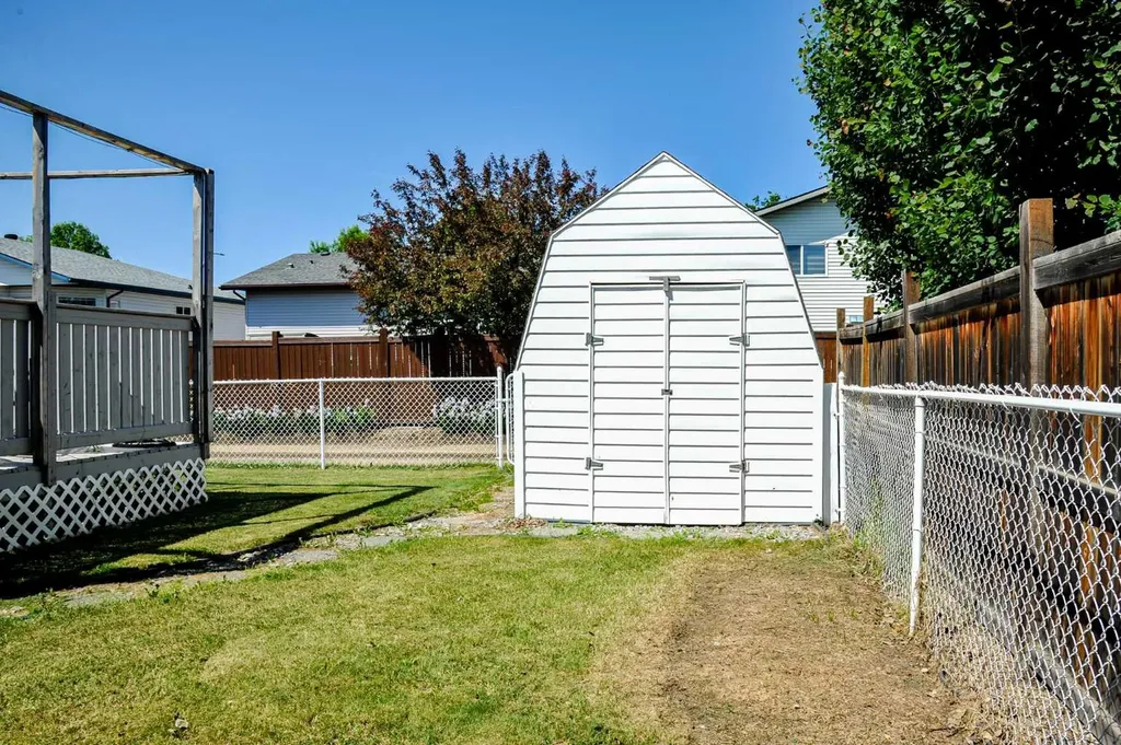55 Edgewood Drive Camrose AB T4V 4Z3