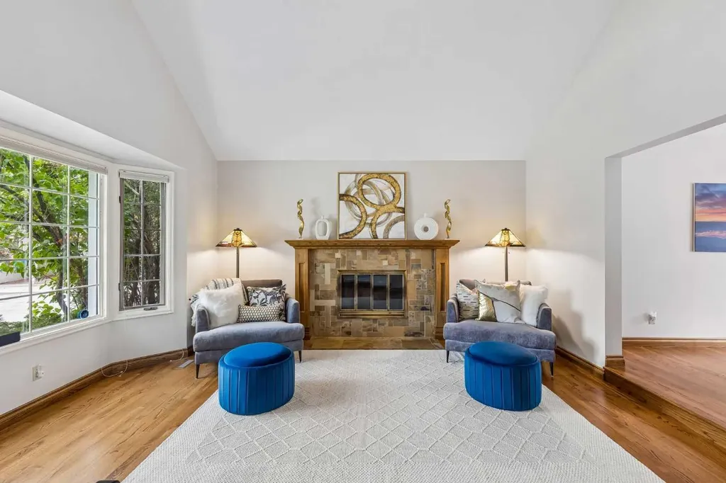 65 Woodpath Terrace SW Calgary AB T2W 5Z5