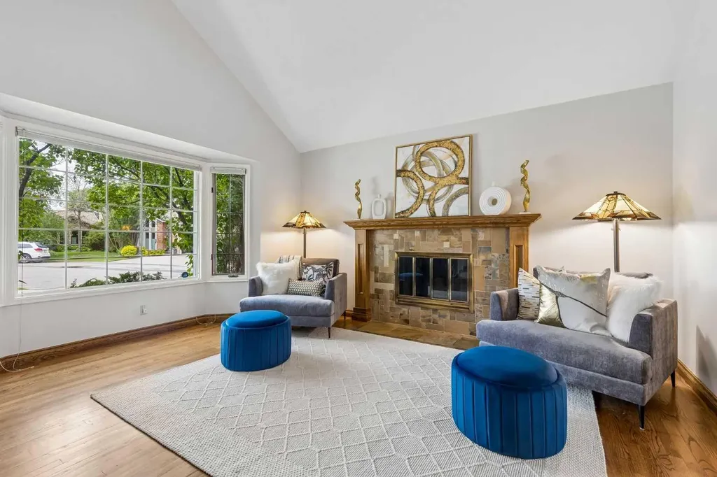 65 Woodpath Terrace SW Calgary AB T2W 5Z5
