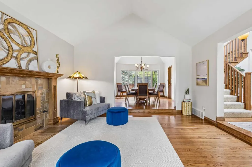 65 Woodpath Terrace SW Calgary AB T2W 5Z5
