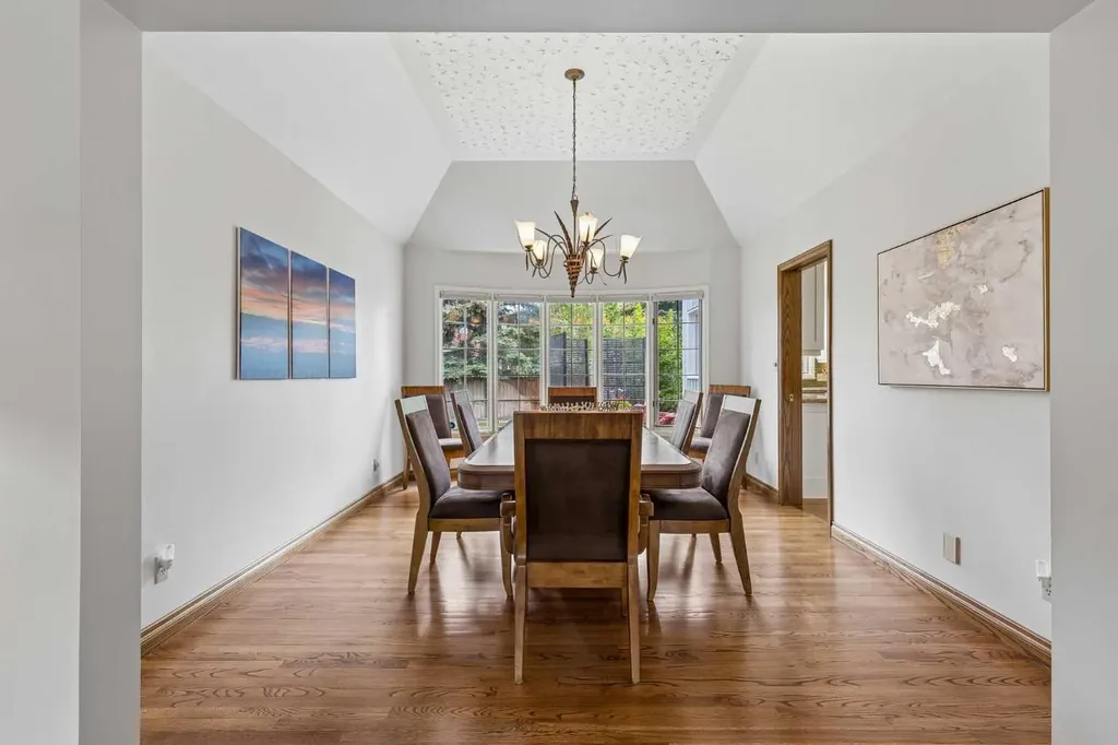 65 Woodpath Terrace SW Calgary AB T2W 5Z5