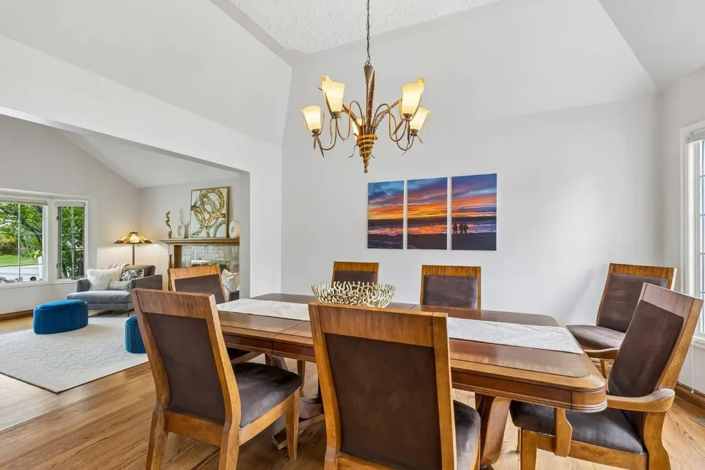 65 Woodpath Terrace SW Calgary AB T2W 5Z5