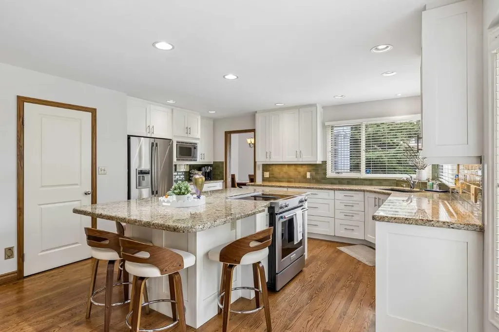 65 Woodpath Terrace SW Calgary AB T2W 5Z5