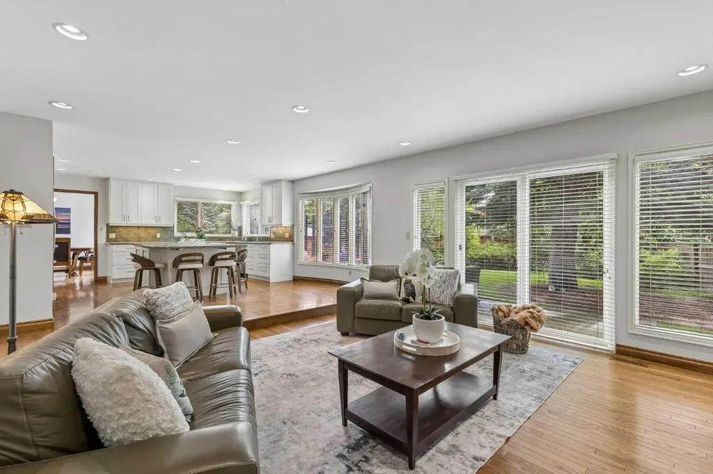 65 Woodpath Terrace SW Calgary AB T2W 5Z5