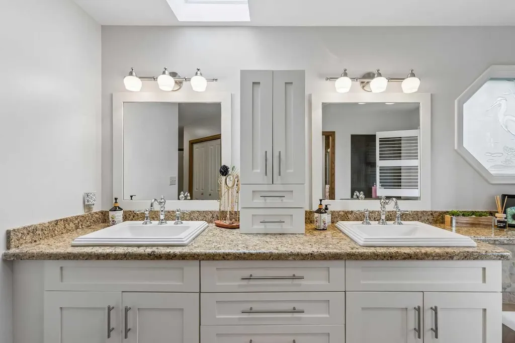 65 Woodpath Terrace SW Calgary AB T2W 5Z5