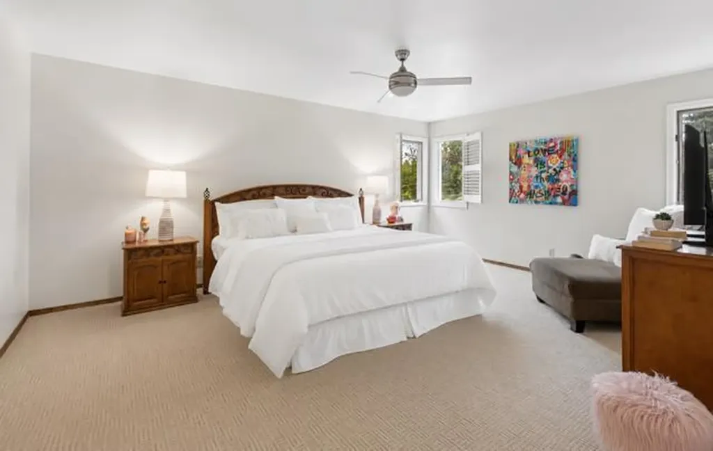 65 Woodpath Terrace SW Calgary AB T2W 5Z5
