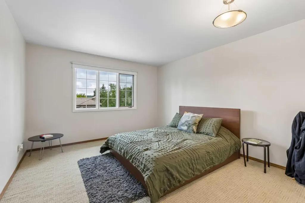 65 Woodpath Terrace SW Calgary AB T2W 5Z5
