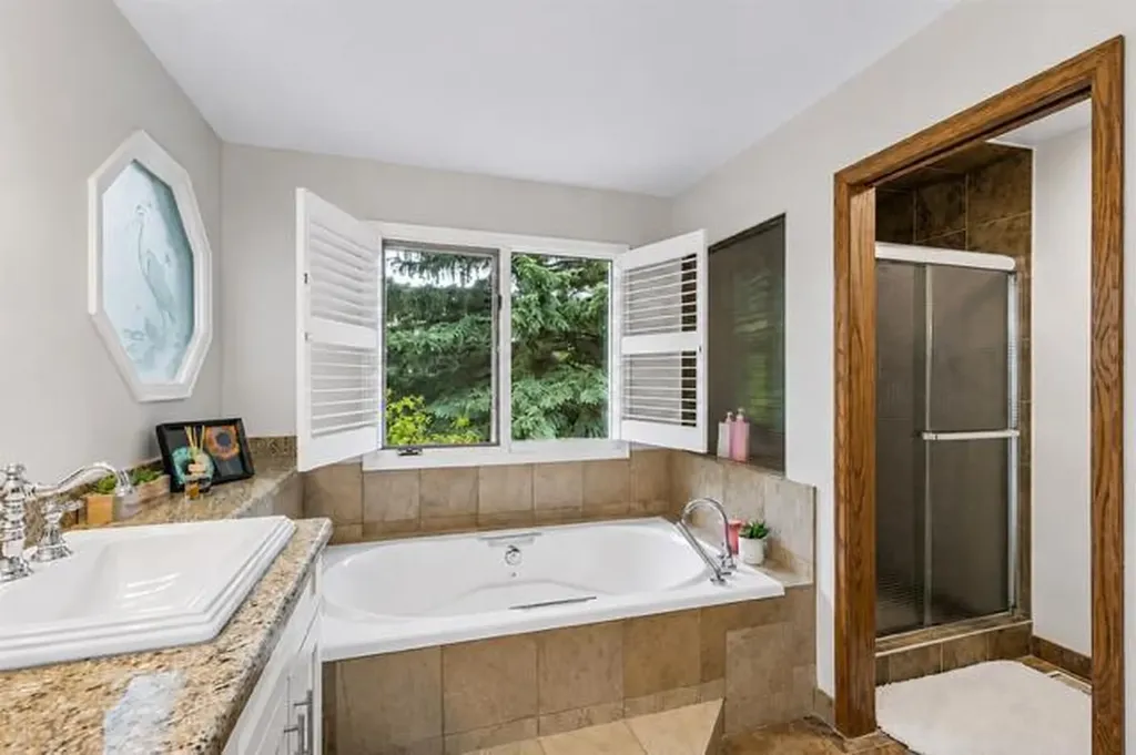 65 Woodpath Terrace SW Calgary AB T2W 5Z5