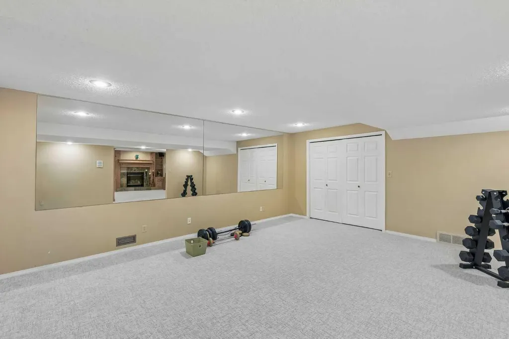 65 Woodpath Terrace SW Calgary AB T2W 5Z5