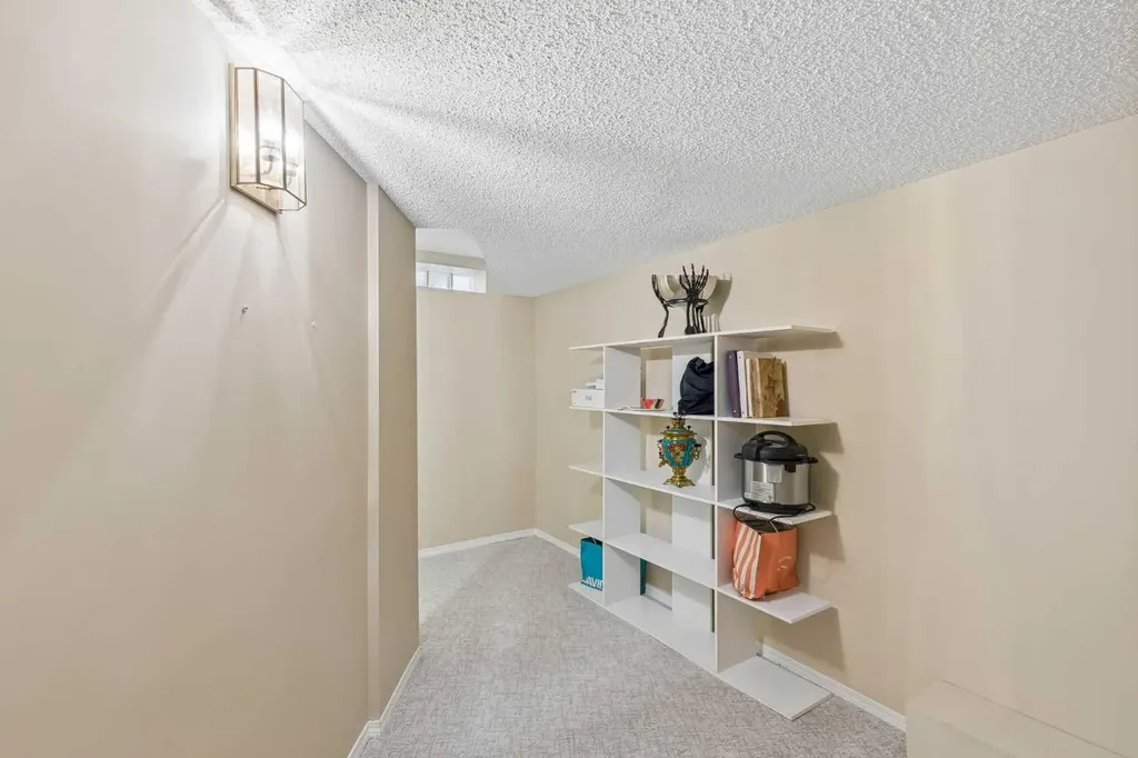 65 Woodpath Terrace SW Calgary AB T2W 5Z5