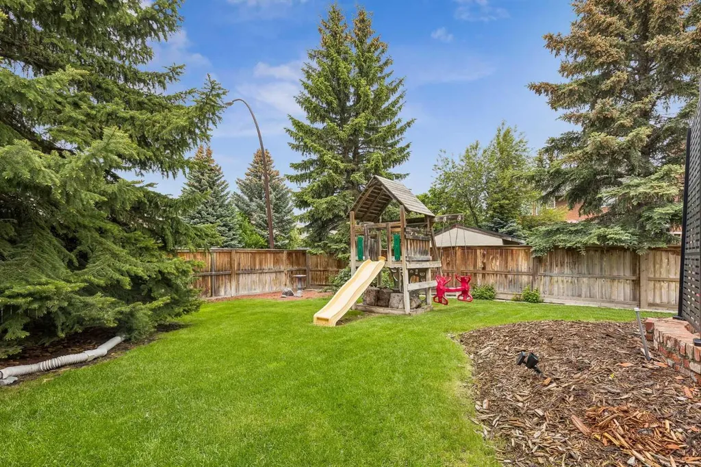 65 Woodpath Terrace SW Calgary AB T2W 5Z5